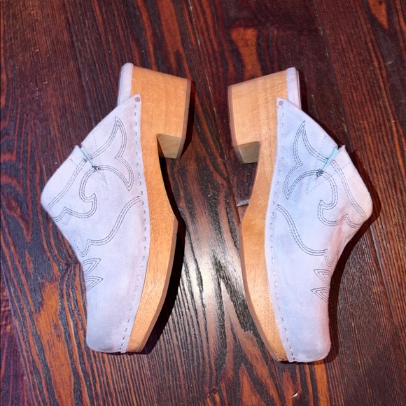 Charlotte Stone Light Blue Embroidered Rios Suede Clogs - Picture 4 of 6